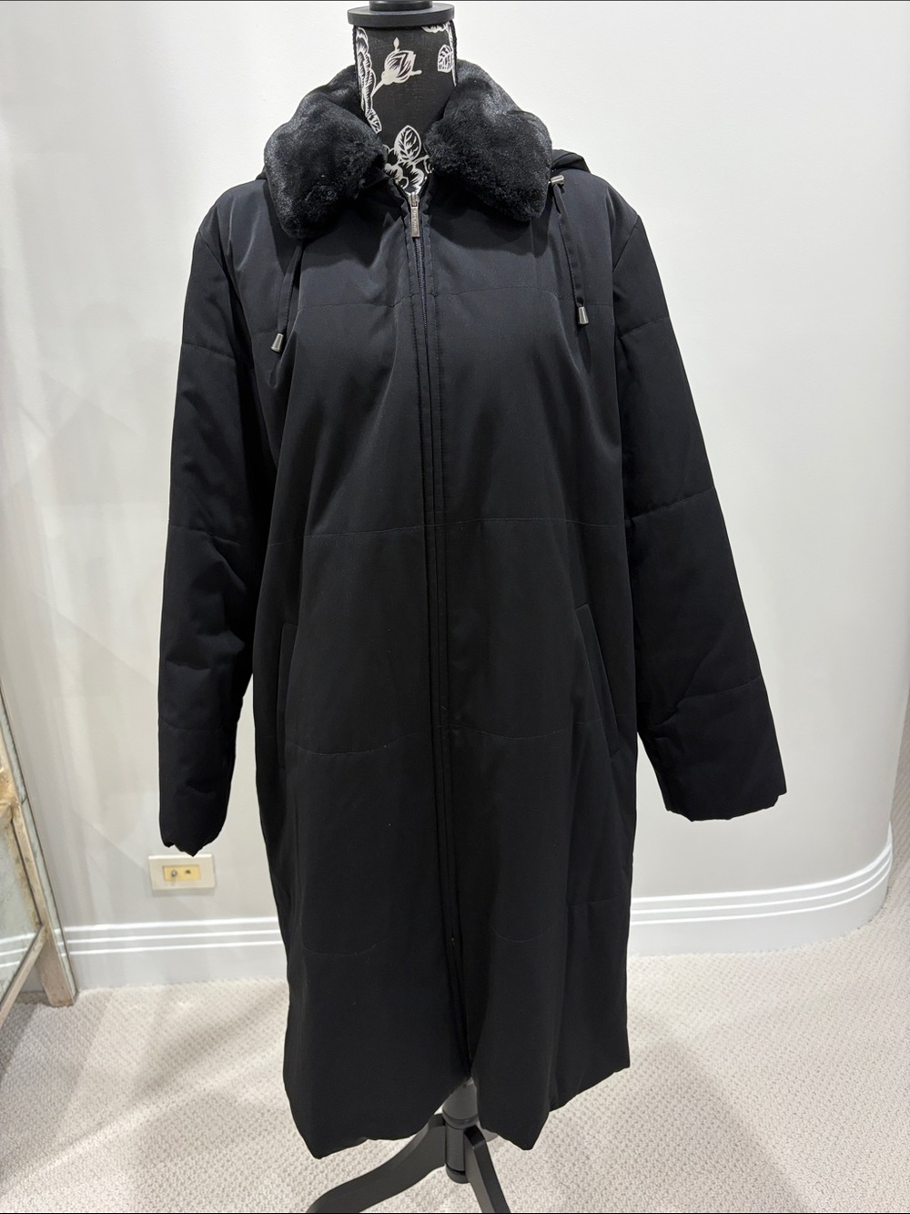 Liz Claiborne black coat size large